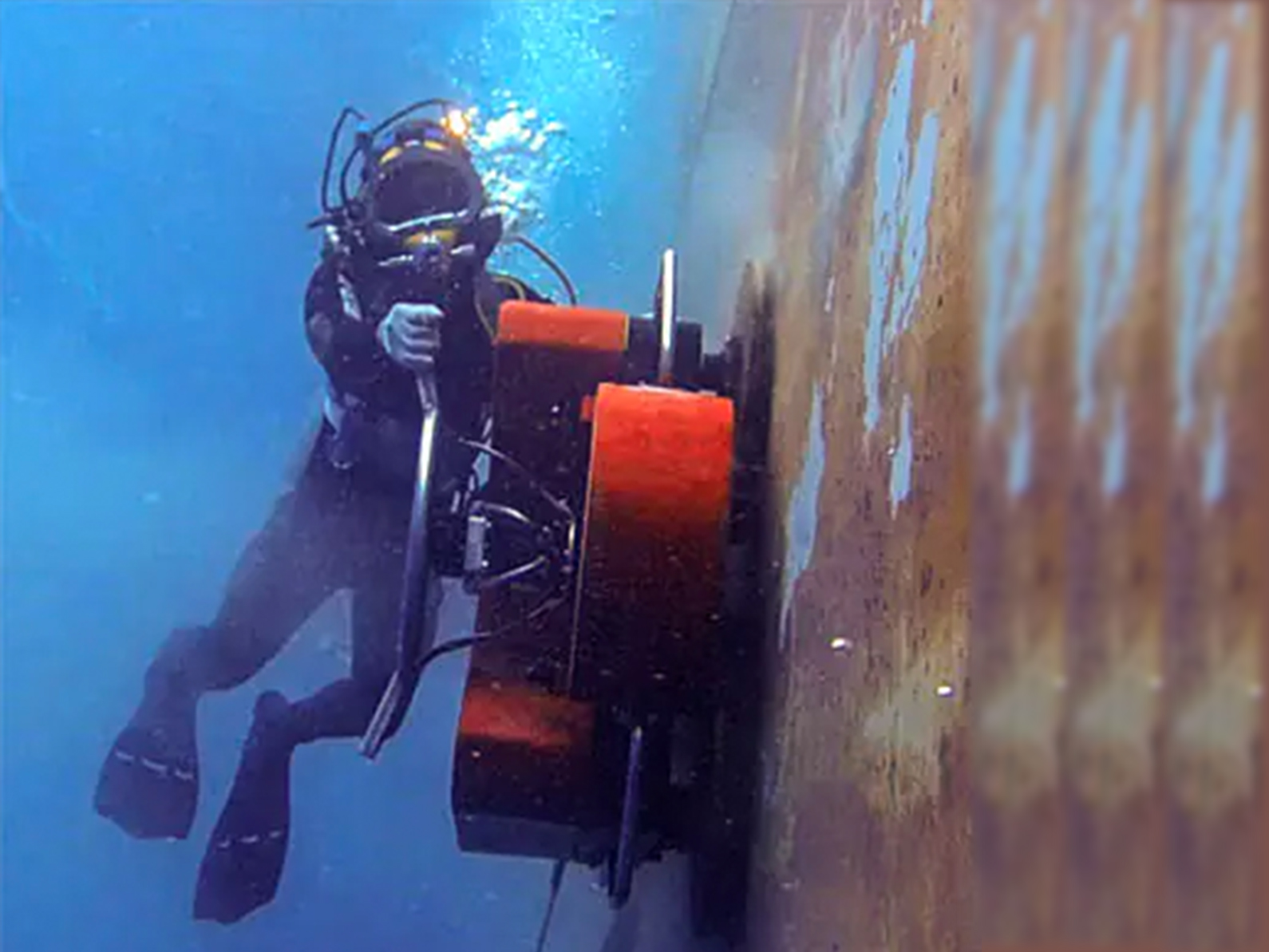 Hull Inspection & Cleaning Services